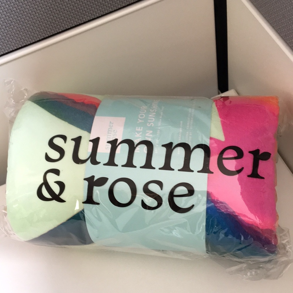 Summer & Rose Beach Towel/ Wrap/ Picnic Blanket 🐜